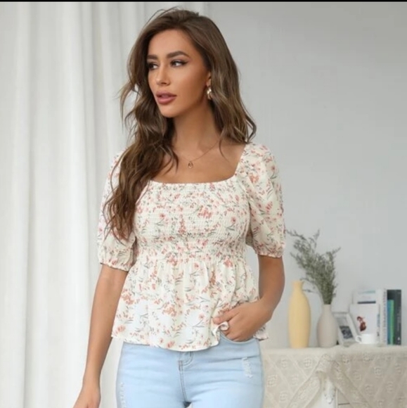 Tops - Floral peplum milkmaid blouse